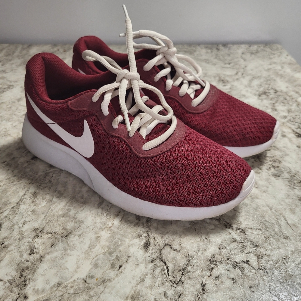 Nike Women's Maroon and White Sneakers